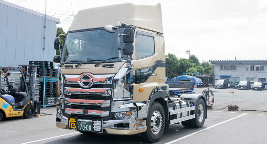 環境負荷の少ない車輛トラック