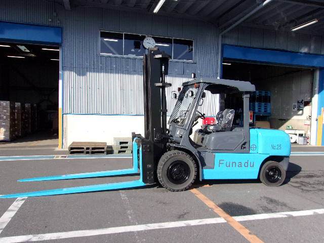 5tonフォークリフト導入しました。